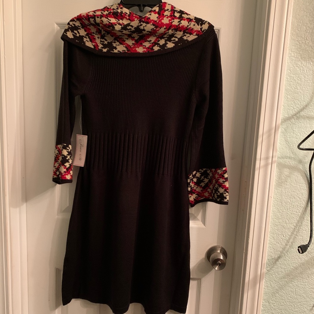 Black dress/multi colored collar and lower sleeve